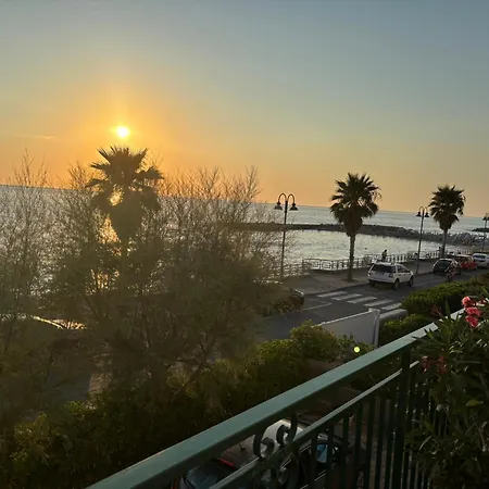 Guest house Vista Mare Sul Lungomare Sangineto