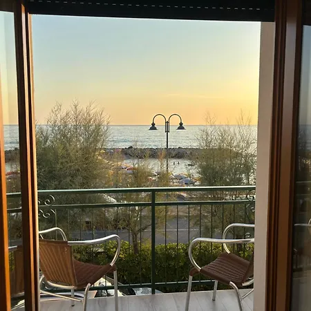Vista Mare Sul Lungomare Sangineto
